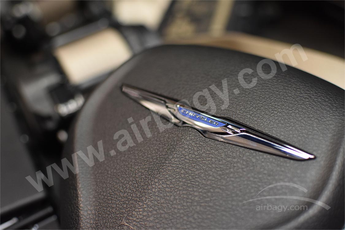 Oprava airbagu palubní desky a bezpečnostních pásů Chrysler Pacifica