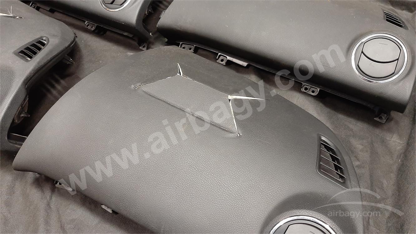 Oprava airbagu palubní desky Mazda