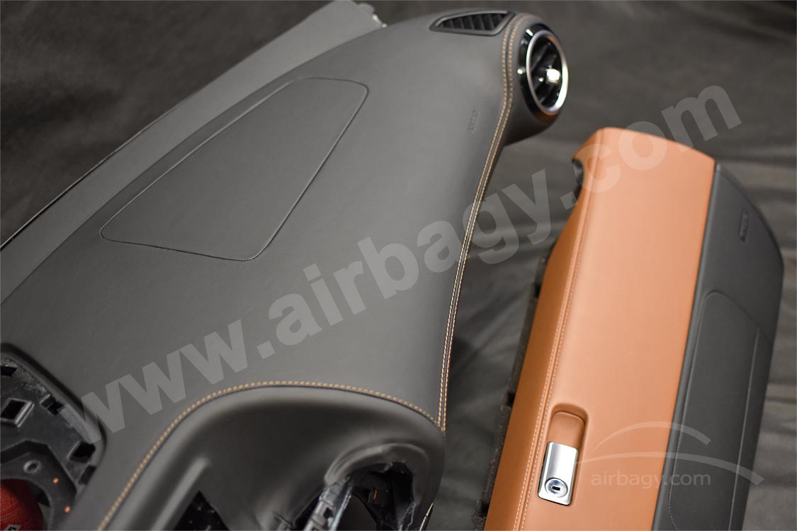 Kolenní airbag Mercedes GTS 63