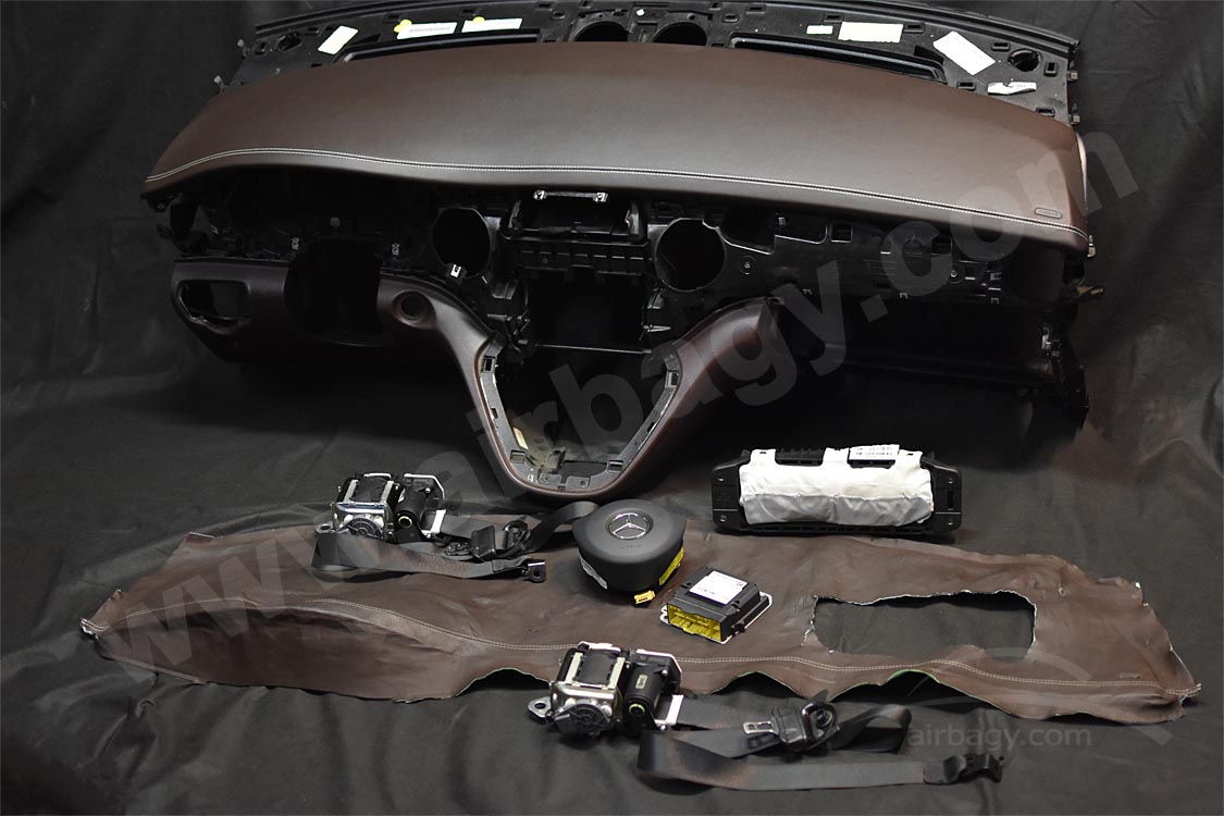 Palubní deska Mercedes V-CLASSE W477 po opravě, opravě airbagů a bezpečnostních pásů