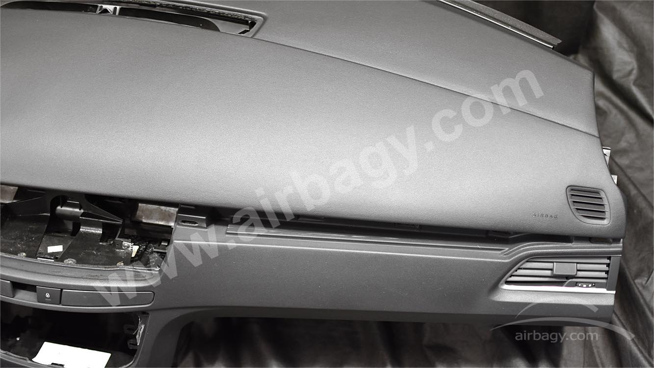 Oprava palubní desky Peugeot 508