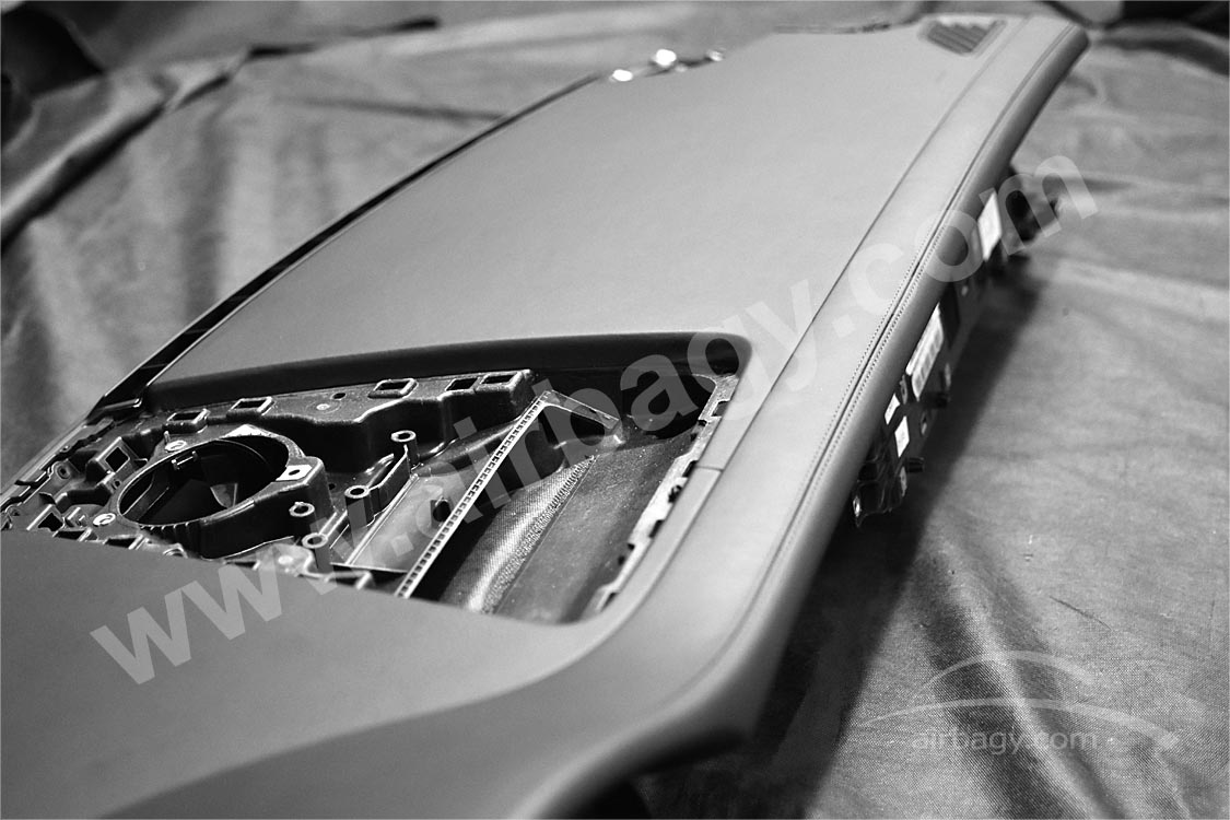 Palubní desky Porsche Panamera po opravě